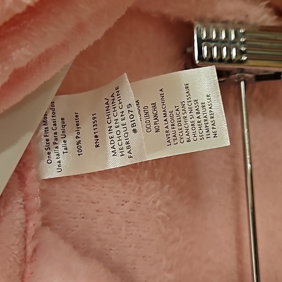 Soft pink robe - Picture 3 of 4